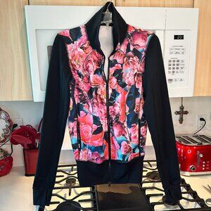 Lululemon size L Roses jacket mint !